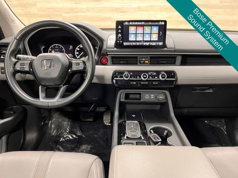 Used 2023 Honda Pilot Touring image 2
