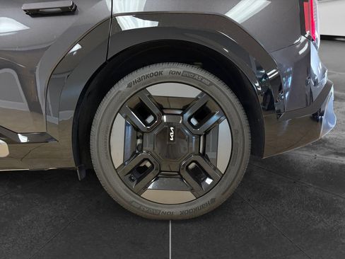 Used 2024 Kia EV9 GT-Line AWD/4WD image 13