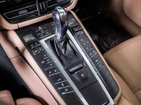 Used 2020 Porsche Macan image 24