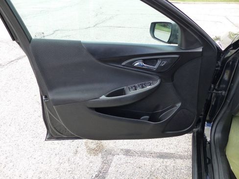 Used 2020 Chevrolet Malibu LS FWD image 17