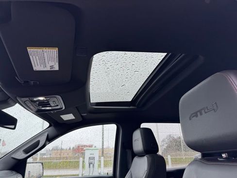 Used 2022 GMC Sierra 1500 AT4 w/ AT4 Premium Package image 10