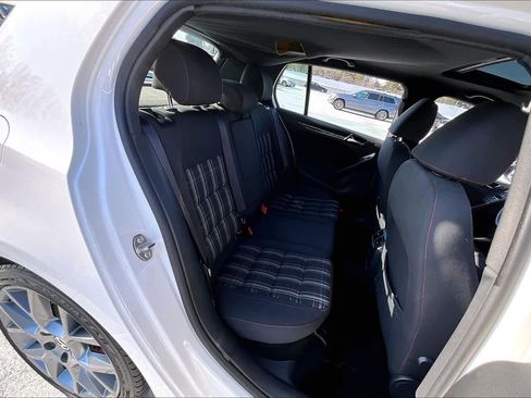 Used 2013 Volkswagen GTI 4-Door image 17