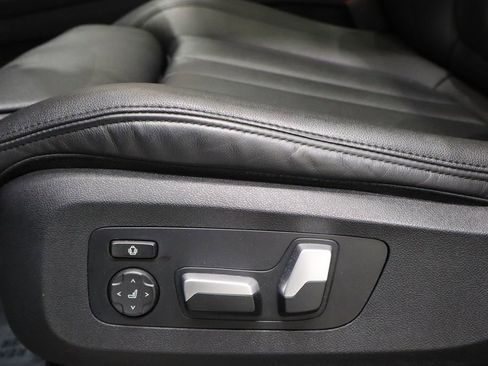 Used 2022 BMW X7 xDrive40i w/ Cold Weather Package image 24