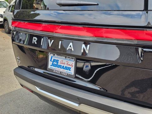 Used 2024 Rivian R1S Adventure AWD/4WD image 15