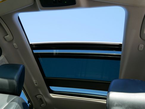 Used 2022 Nissan Rogue Platinum w/ Head-Up Display Package image 31