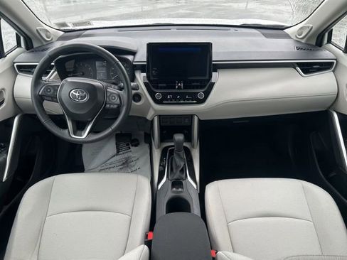 Used 2025 Toyota Corolla Cross LE w/ Moonroof Package AWD/4WD image 13