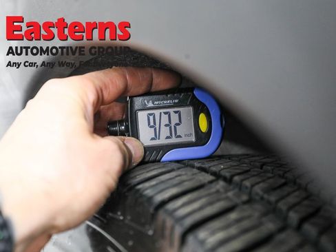 Used 2024 Cadillac XT4 Premium Luxury image 30