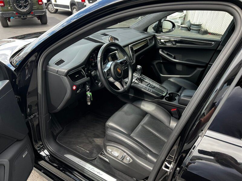 Used 2017 Porsche Macan Turbo AWD/4WD image 15