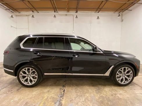 Used 2025 BMW X7 xDrive40i w/ Premium Package AWD/4WD image 6