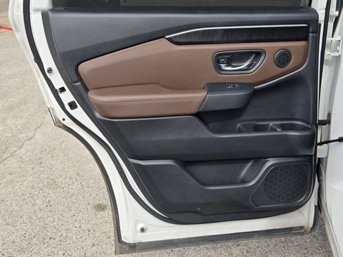 Used 2025 Honda Pilot Elite image 15