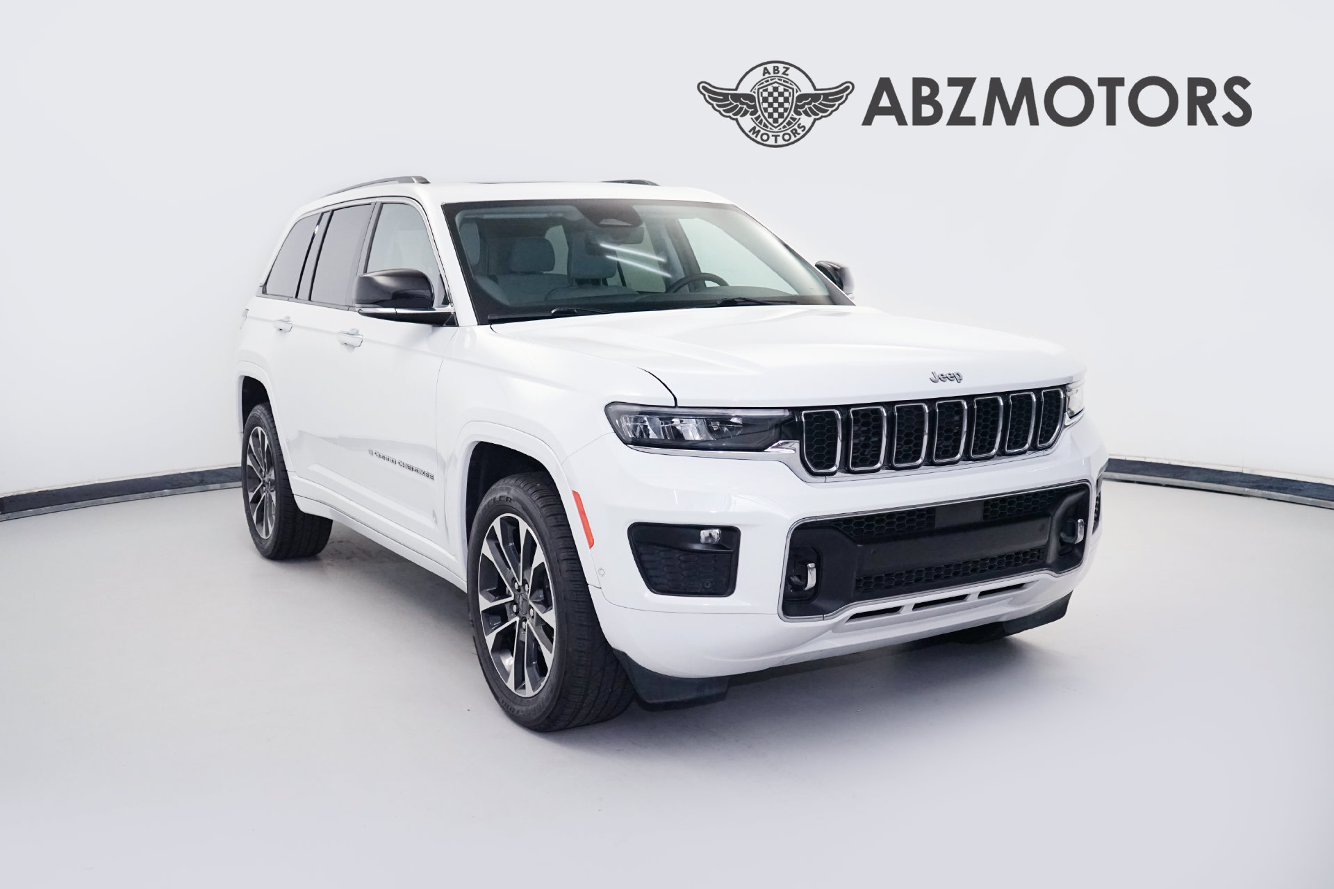 Used 2022 Jeep Grand Cherokee Overland w/ Luxury Tech Group IV RWD image 1