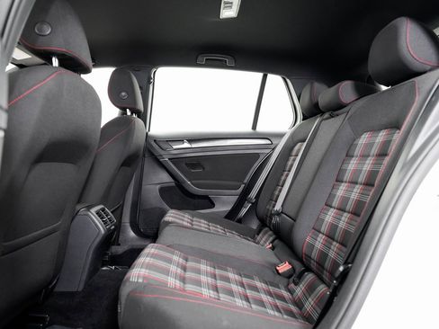 Used 2017 Volkswagen Golf S image 23