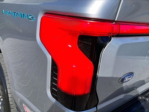 Used 2023 Ford F150 Lightning Lariat image 29