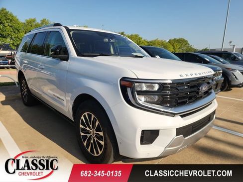 Used 2025 Ford Expedition Platinum AWD/4WD image 1
