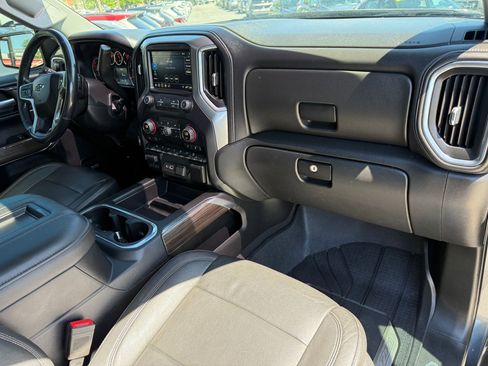 Used 2019 Chevrolet Silverado 1500 LT Trail Boss AWD/4WD image 33