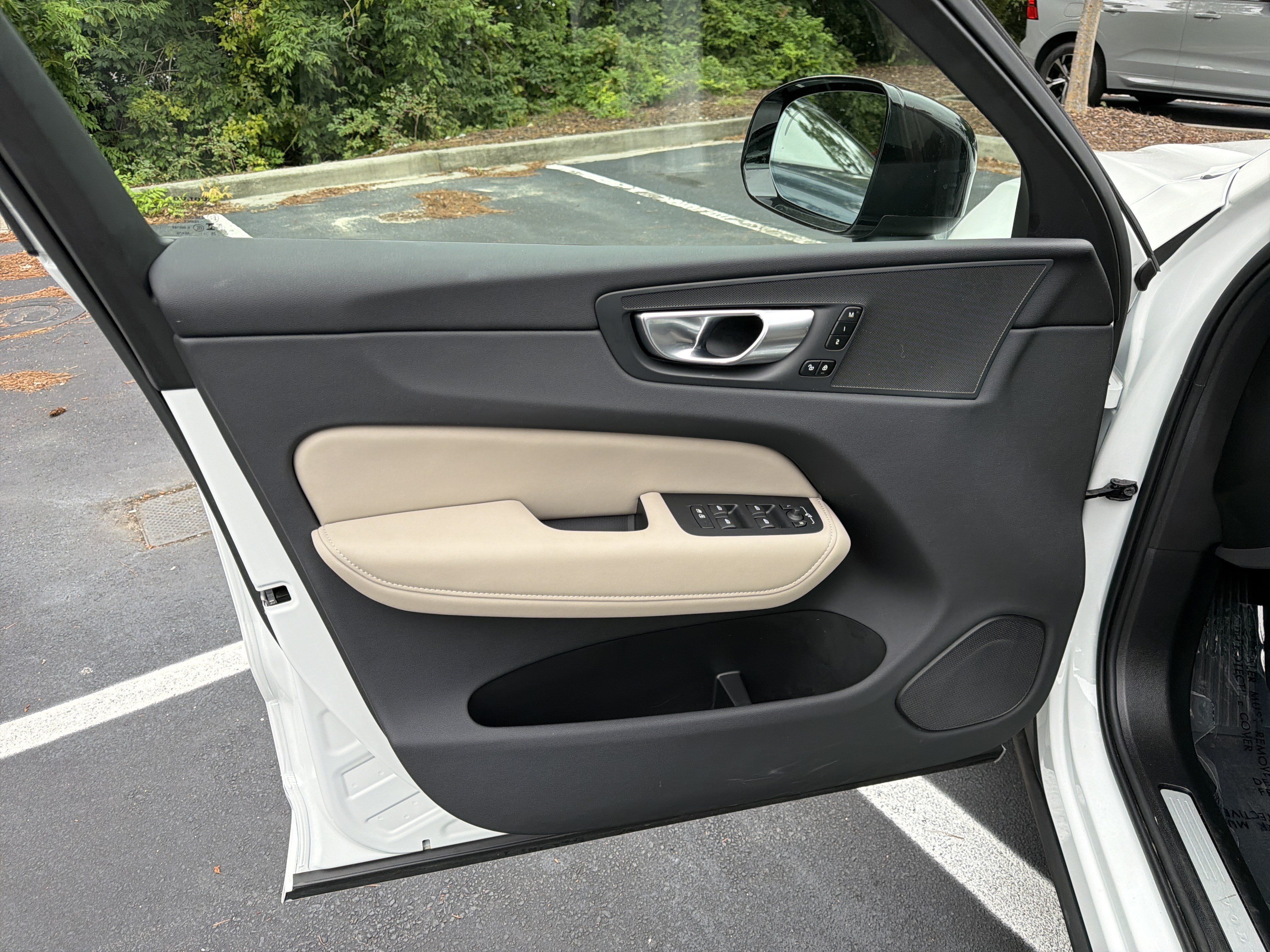 Certified 2026 Volvo XC60 B5 Core AWD/4WD image 19