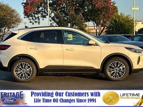 New 2024 Ford Escape SE w/ PHEV Premium Package image 3