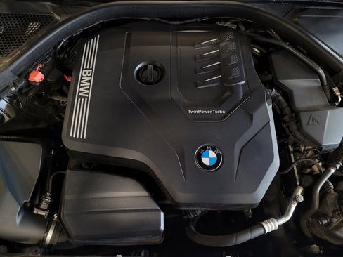 Used 2019 BMW 330i Sedan w/ M Sport Package RWD image 30