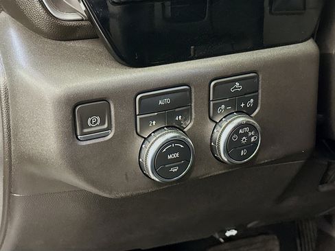 Used 2024 GMC Sierra 1500 Elevation image 17