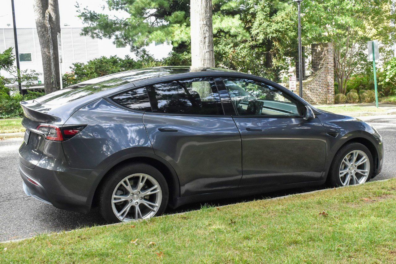 Used 2021 Tesla Model Y Long Range AWD/4WD image 7
