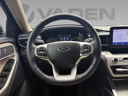 Used 2022 Ford Explorer XLT w/ Equipment Group 202A image 11