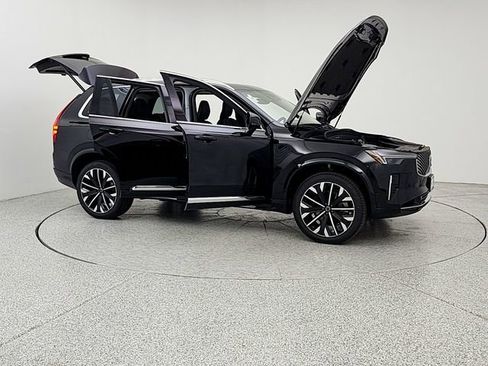 New 2026 Volvo XC90 T8 Ultra w/ Protection Package Premier image 10