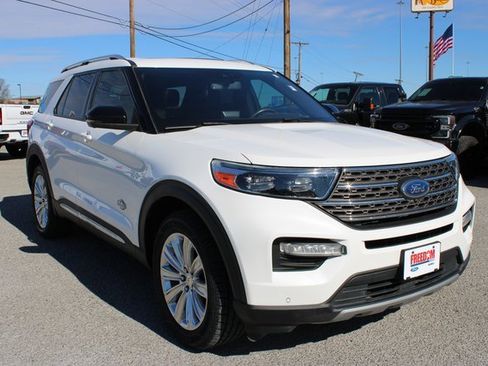 Used 2021 Ford Explorer King Ranch w/ Premium Technology Package image 3