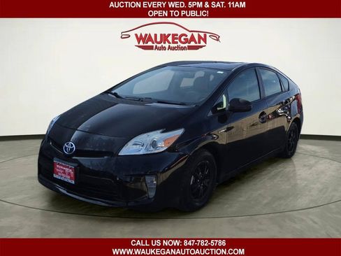 Used 2014 Toyota Prius Two FWD image 1