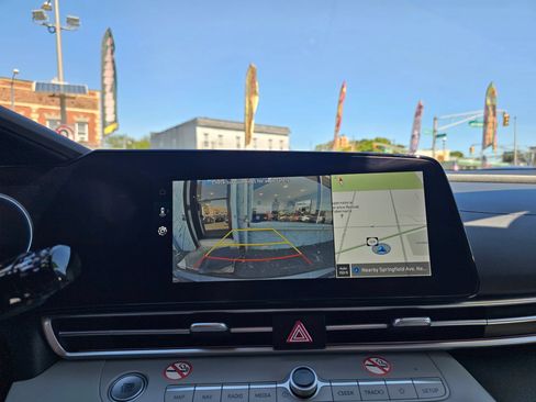 Used 2025 Hyundai Elantra Limited FWD image 27