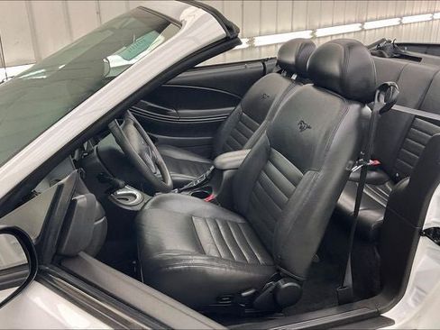 Used 2004 Ford Mustang GT RWD image 8