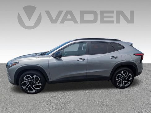 Used 2025 Chevrolet Trax RS w/ Driver Confidence Package FWD image 29