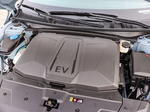 New 2026 Hyundai Ioniq 5 SE image 13