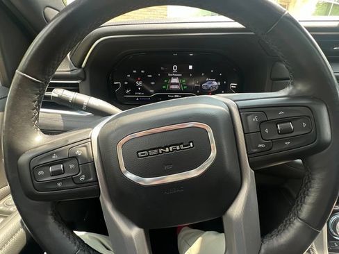Used 2022 GMC Yukon Denali AWD/4WD image 13