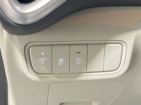 Used 2023 Kia Soul LX w/ LX Technology Package FWD image 20