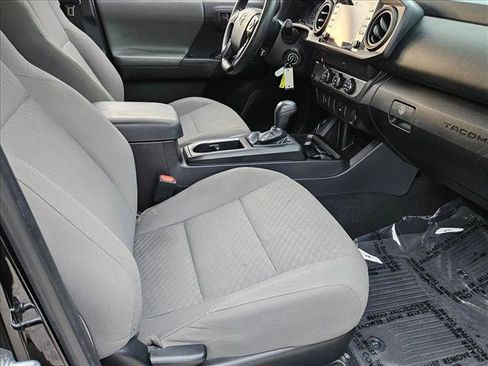 Used 2022 Toyota Tacoma SR w/ SR Convenience Package RWD image 19