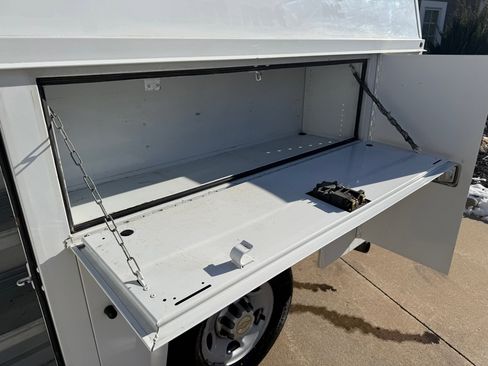 Used 2011 Chevrolet Express 3500 image 26