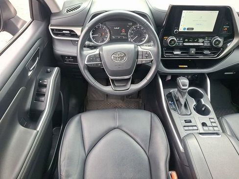 Used 2023 Toyota Highlander XLE image 13