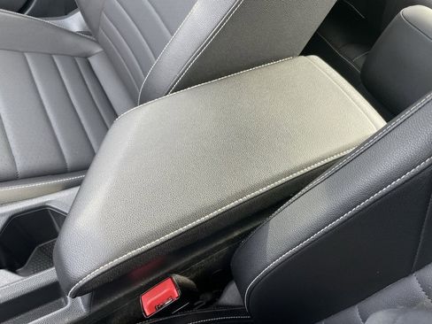 Used 2024 Volkswagen Jetta SE image 45