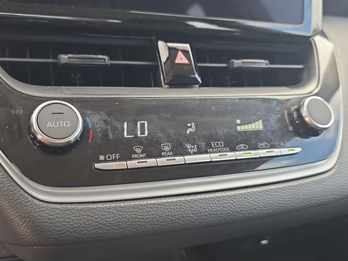 Used 2024 Toyota Corolla LE FWD image 30