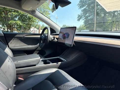 Used 2023 Tesla Model Y Long Range AWD/4WD image 22