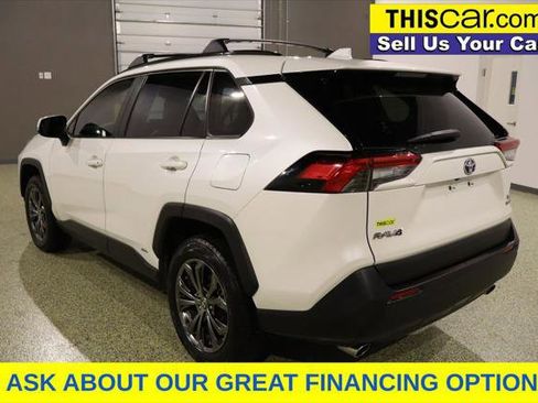 Used 2022 Toyota RAV4 XLE Premium image 4