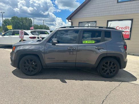 Used 2018 Jeep Renegade Altitude w/ Popular Equipment Group FWD image 10