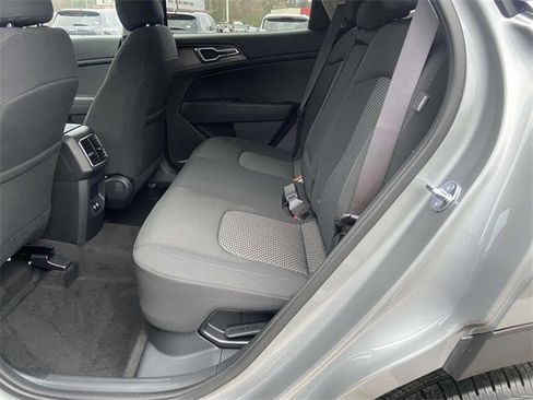 New 2026 Kia Sportage LX image 9