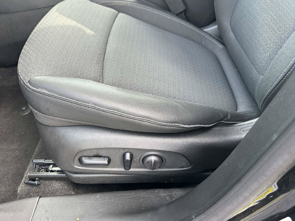 Used 2024 Buick Encore GX Preferred w/ Comfort Package FWD image 18