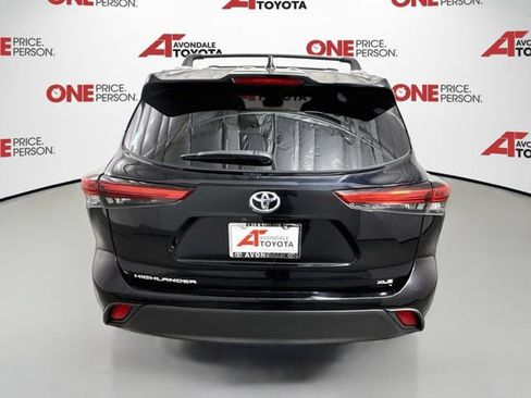 Used 2022 Toyota Highlander XLE FWD image 6