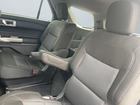 Used 2023 Ford Explorer XLT image 14