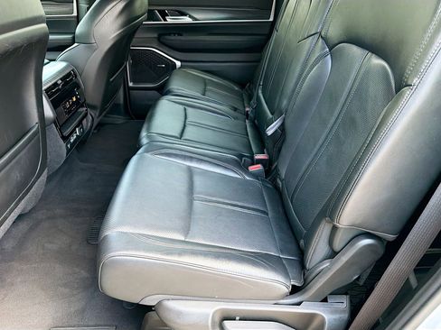 Used 2024 Jeep Wagoneer L Series II w/ Flexible Seating Group RWD image 33