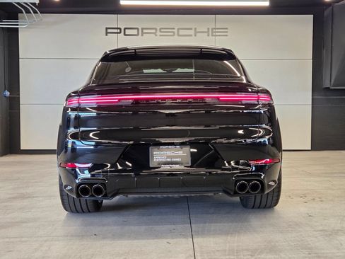 Certified 2025 Porsche Cayenne GTS AWD/4WD image 7