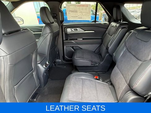 Used 2025 Ford Explorer ST image 21