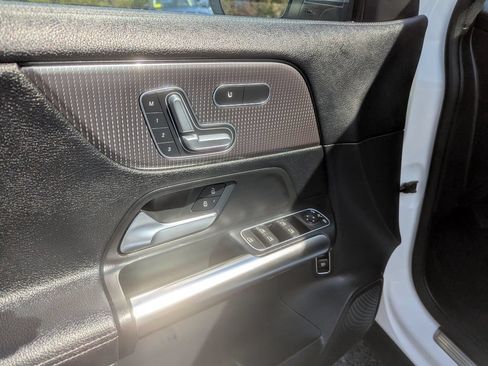 Used 2021 Mercedes-Benz GLA 250 4MATIC image 12